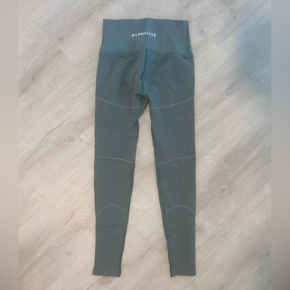 Alphalete Revival leggings, size small